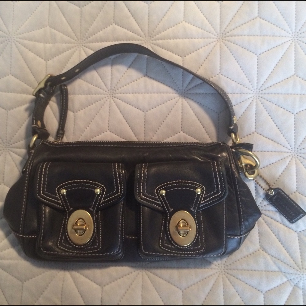 Coach Legacy Shoulder Bag 2010 — black leather